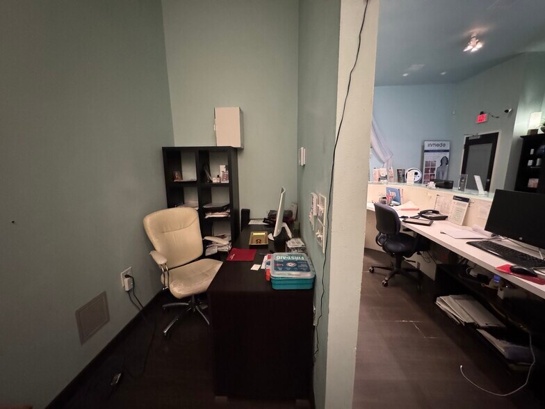 More Photos Of 2140 W Grande Blvd, Tyler Medical For Lease