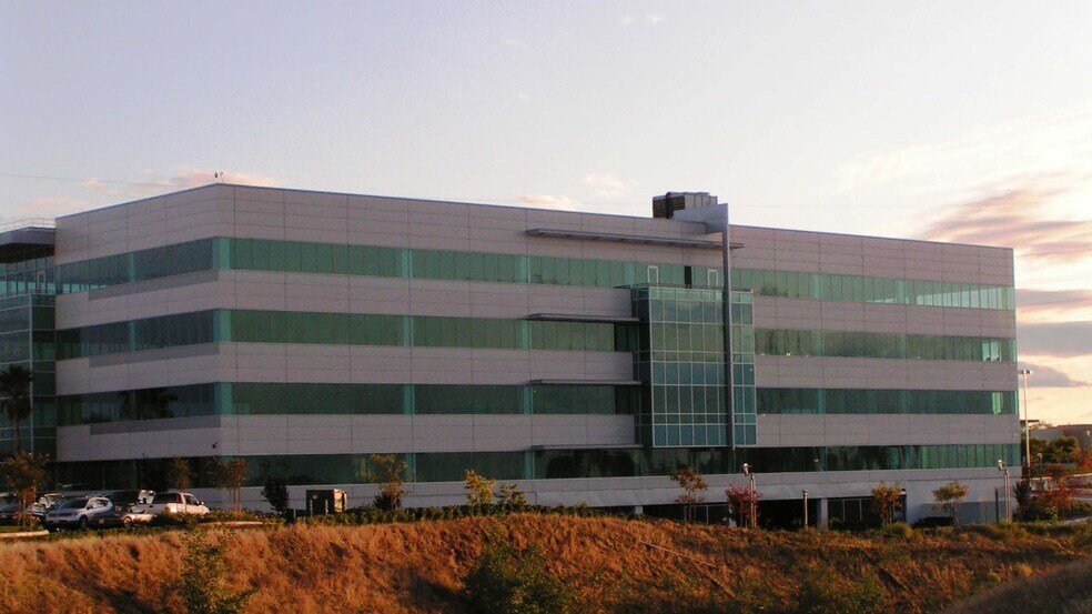 More Photos Of 7815 N Palm Ave, Fresno Office For Lease