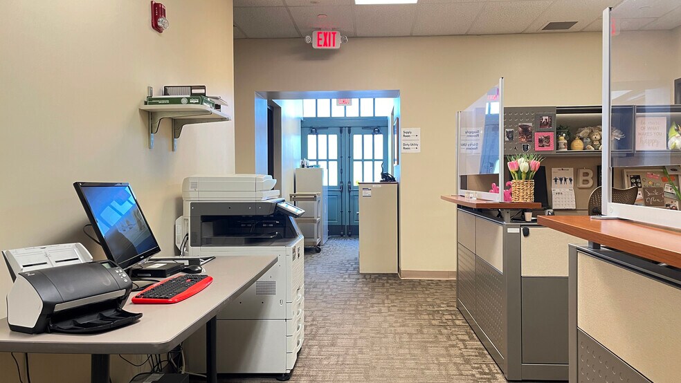 More Photos Of 240 Union Station Plz, Bethlehem Office For Sale