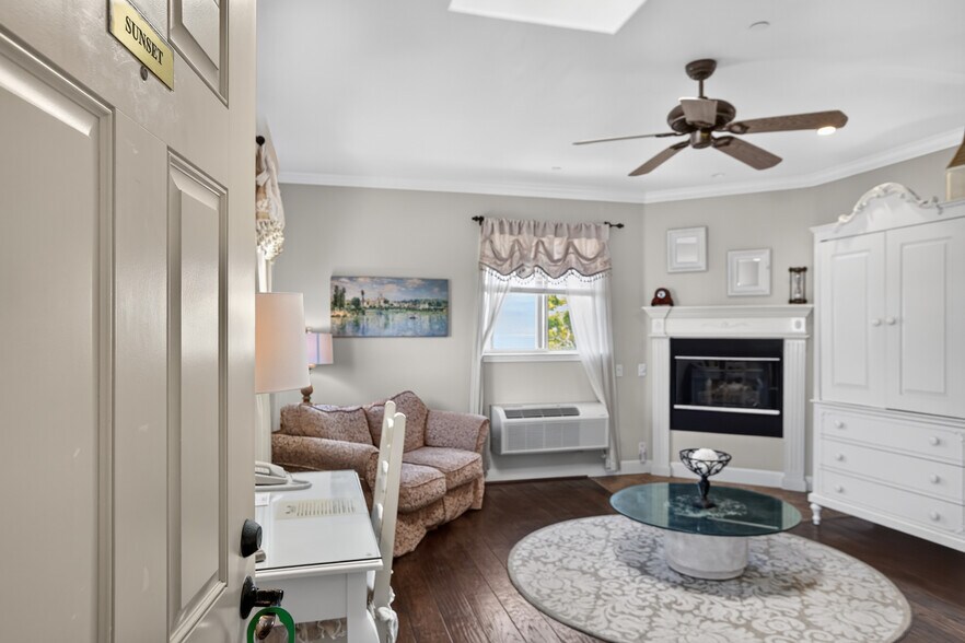 More Photos Of 95 S Ocean Ave, Cayucos Hospitality For Sale