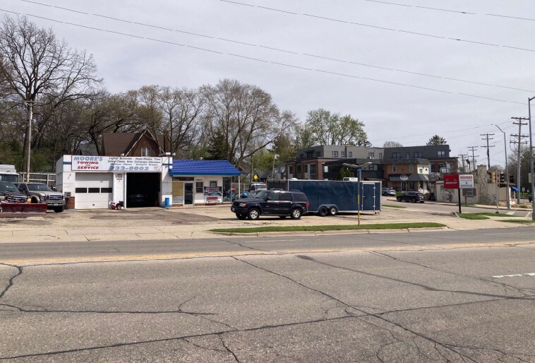 Primary Photo Of 3802 Mineral Point Rd, Madison Service Station For Lease