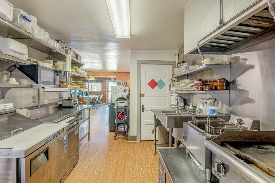 More Photos Of 127 W Main St, Belleville Restaurant For Sale