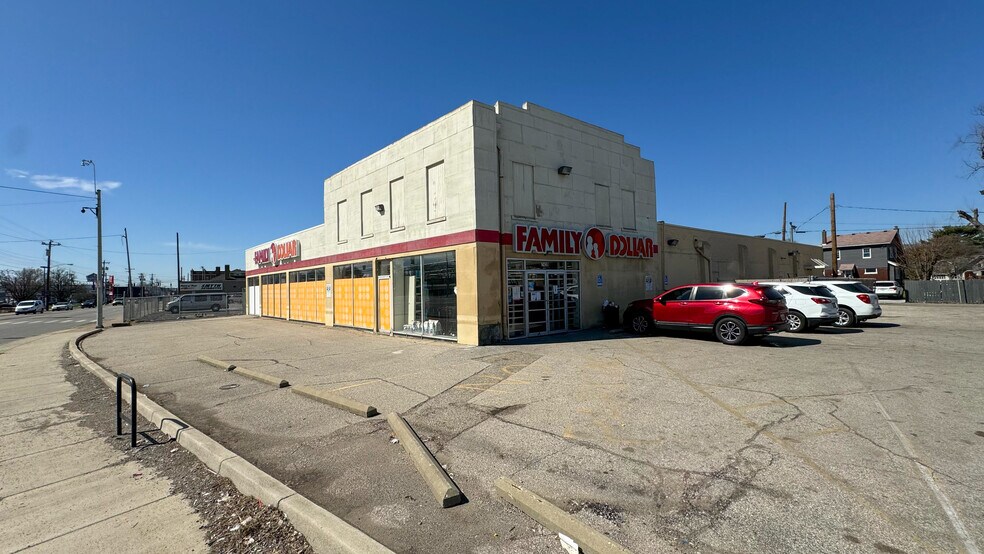 More Photos Of 7439 Vine St, Cincinnati Freestanding For Sale