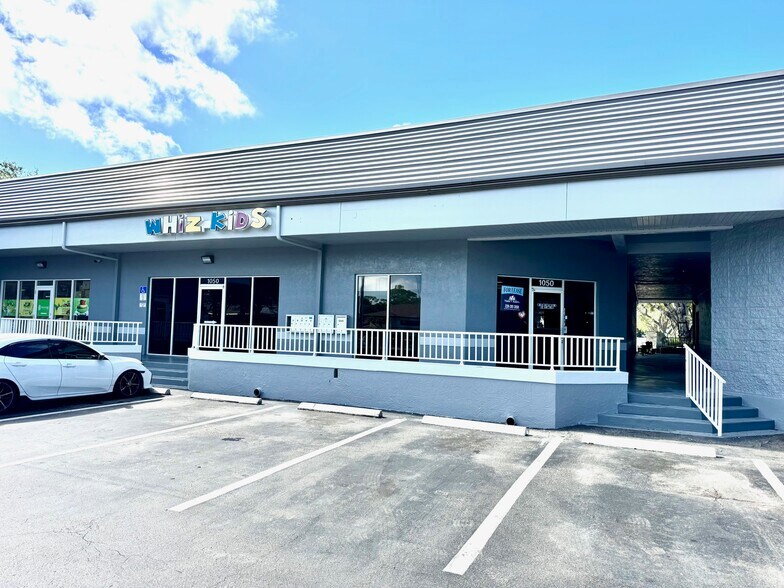 Primary Photo Of 1024-1064 Pine Ridge Rd, Naples Unknown For Lease