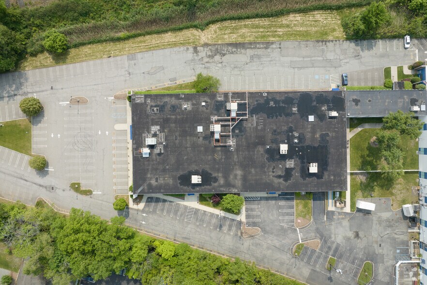 More Photos Of 64 E Midland Ave, Paramus Office For Lease