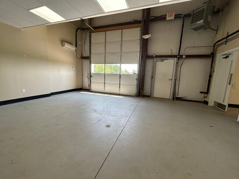 More Photos Of 12-14 Crosby Rd, Dover Light Distribution For Lease