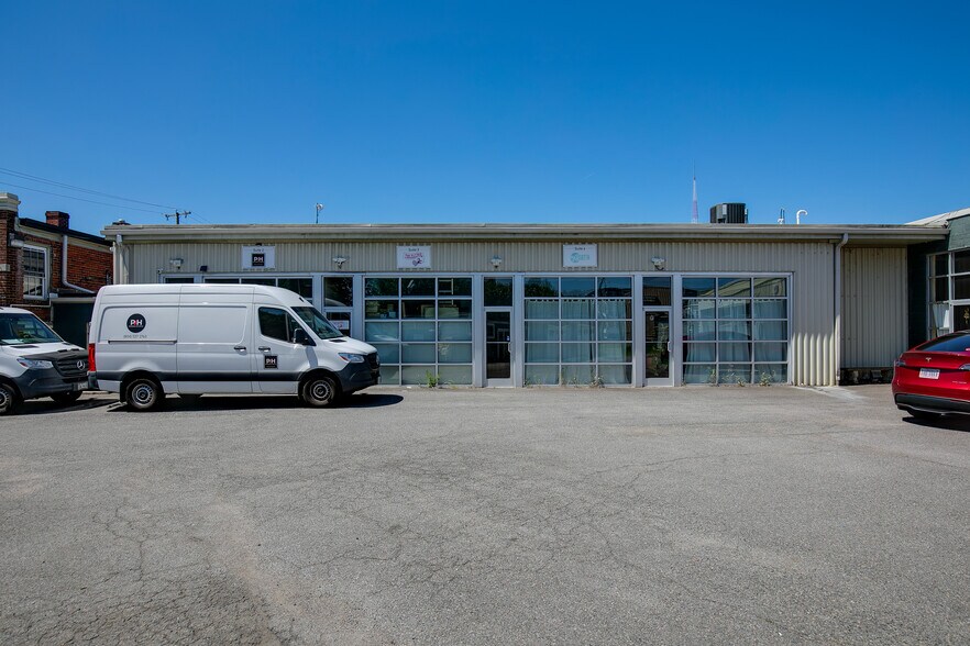 More Photos Of 1726 Altamont Ave, Richmond Warehouse For Lease