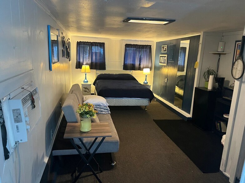 More Photos Of 4945 E Indiana Beach Rd, Monticello Marina For Sale