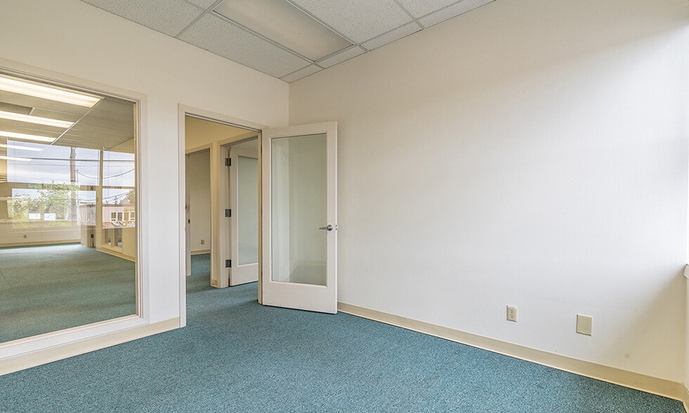 More Photos Of 8423 Mukilteo Speedway, Mukilteo Office For Lease