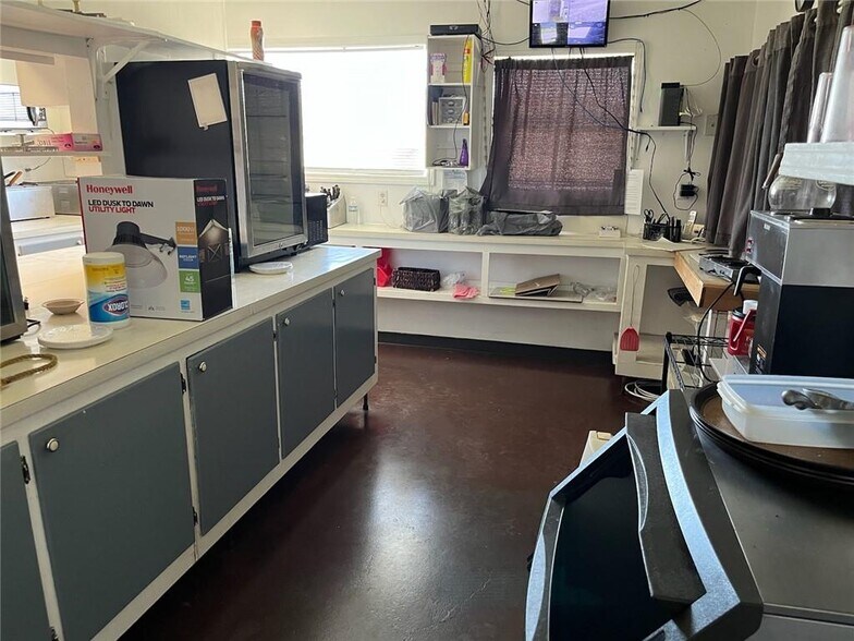 More Photos Of 20674 S Highway 59, Evansville Restaurant For Sale