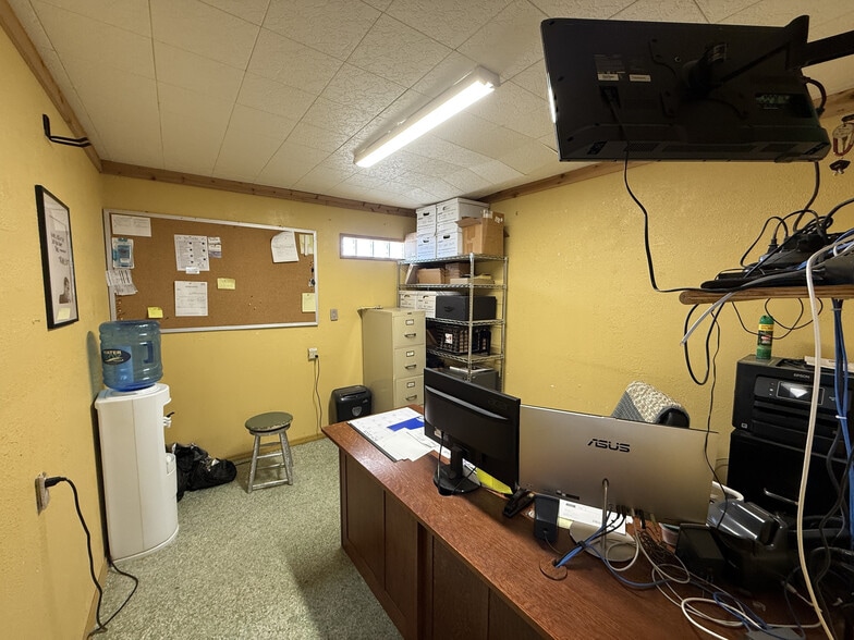 More Photos Of 1342 N Lime Ave, Sarasota Warehouse For Sale