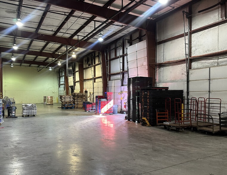 More Photos Of 1351 Eisenhower Blvd, Harrisburg Warehouse For Lease