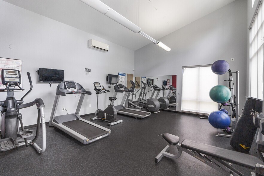 More Photos Of 41 Stemmers Run Rd, Essex Apartments For Sale