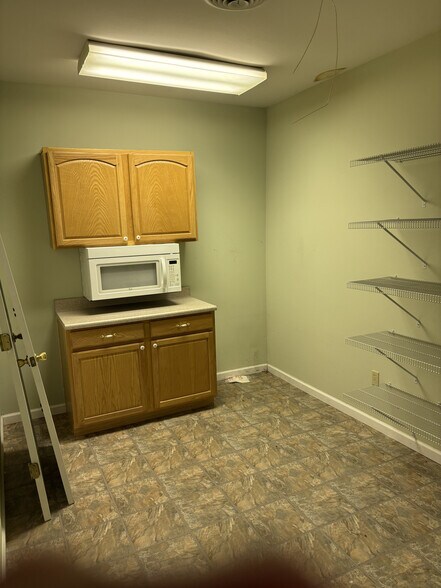 More Photos Of 1049-1085 E Terra Ln, O'Fallon Office For Lease