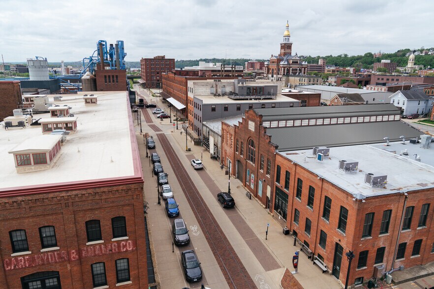 More Photos Of 975 Jackson St, Dubuque Restaurant For Sale