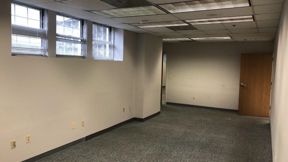 More Photos Of 75 S Main St, Phillipsburg Office For Lease