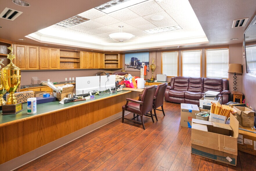 More Photos Of 1227 Bridge St, Yuba City Office For Sale