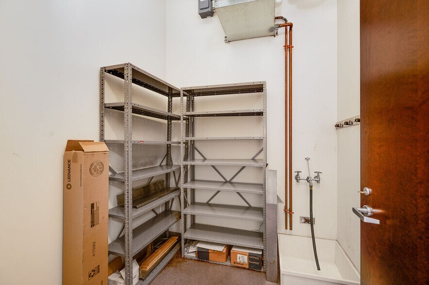 More Photos Of 722 Cherry St, Reading Storefront Retail Office For Lease