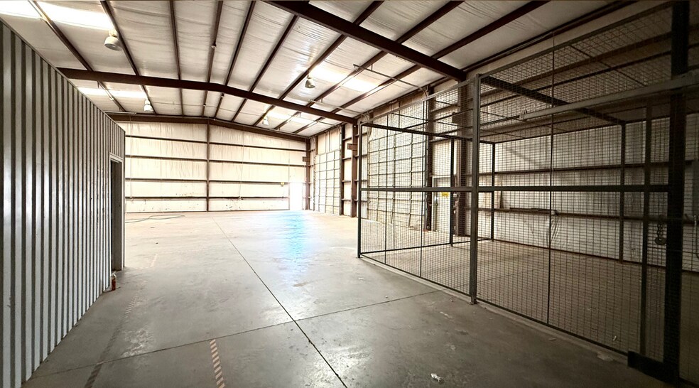 More Photos Of 12920 Tx 191 Frontage Unit 8 rd, Midland Flex For Lease