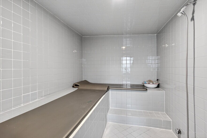 More Photos Of 513 N State Road 7, Margate Office For Sale