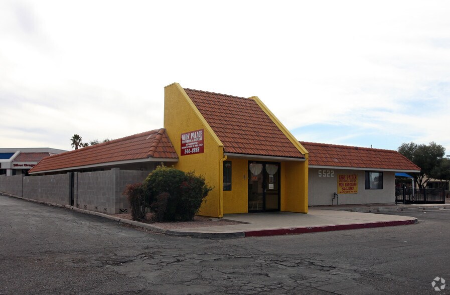 More Photos Of 5526-5546 E Grant Rd, Tucson Unknown For Lease