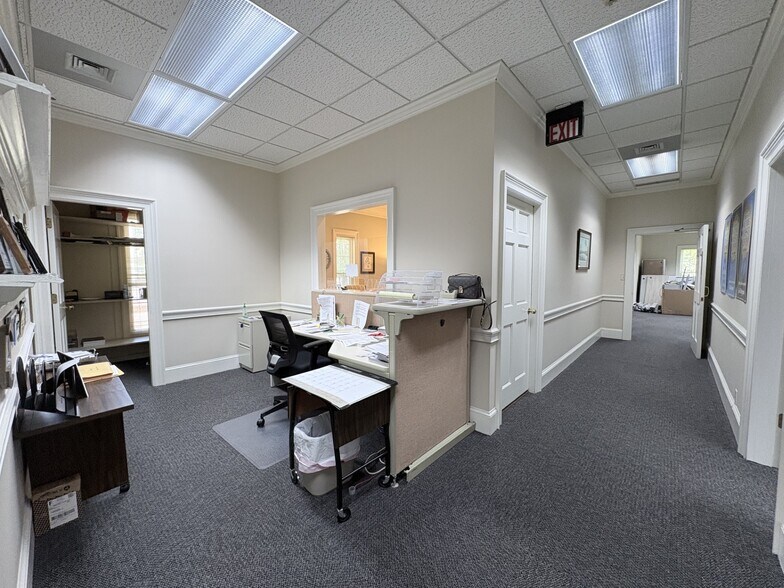 More Photos Of 1717 Russell Pky, Warner Robins Office For Sale