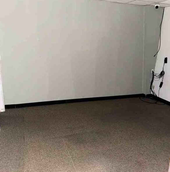 More Photos Of 614-626 N Britain Rd, Irving Unknown For Lease