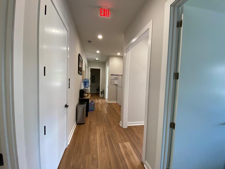 More Photos Of 6110 McFarland Station Dr, Alpharetta Medical For Lease