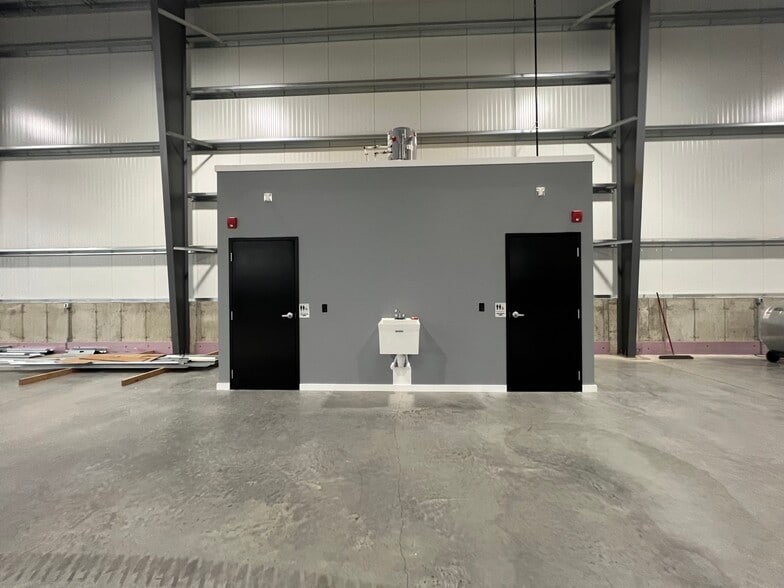 More Photos Of 17 Enterprise Dr, Monroe Manufacturing For Lease