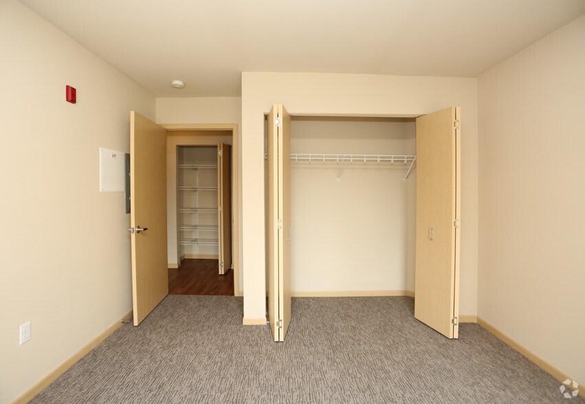 More Photos Of 141 Main St, Racine Apartments For Sale