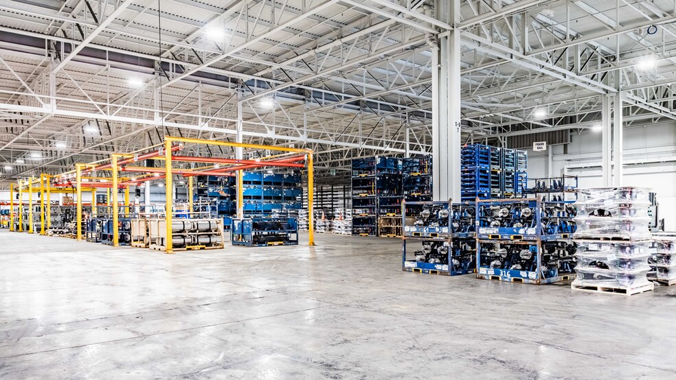 More Photos Of 5401 Baumhart Rd, Lorain Unknown For Lease