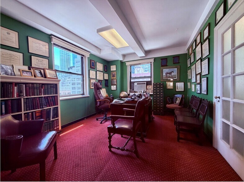 More Photos Of 115 E 61st St, New York Office For Sale