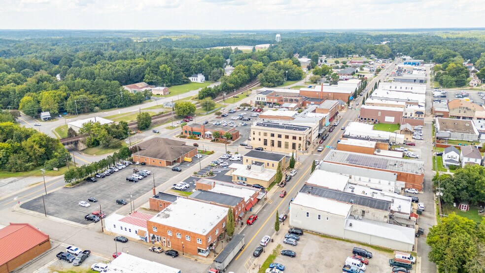 More Photos Of 215 S Main St, Blackstone Storefront For Sale