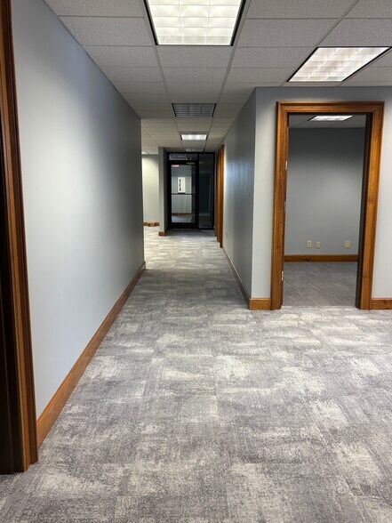 More Photos Of 222 E Main St, Rock Hill Bank For Lease