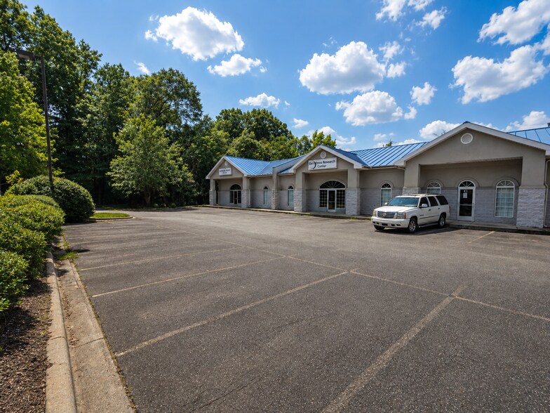 More Photos Of 1805 Milton Rd, Charlotte Medical For Lease
