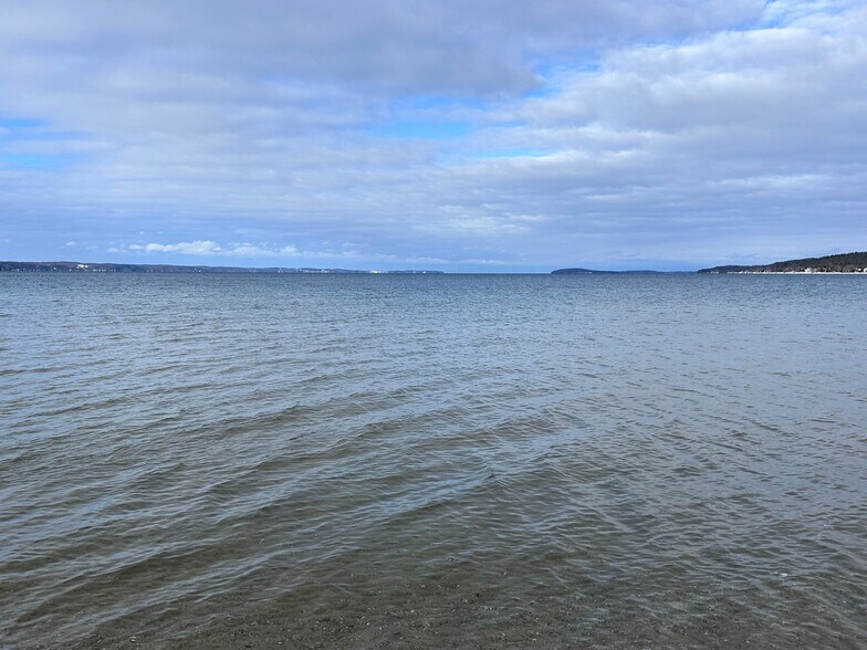 More Photos Of 841 E Front St, Traverse City Hotel For Sale