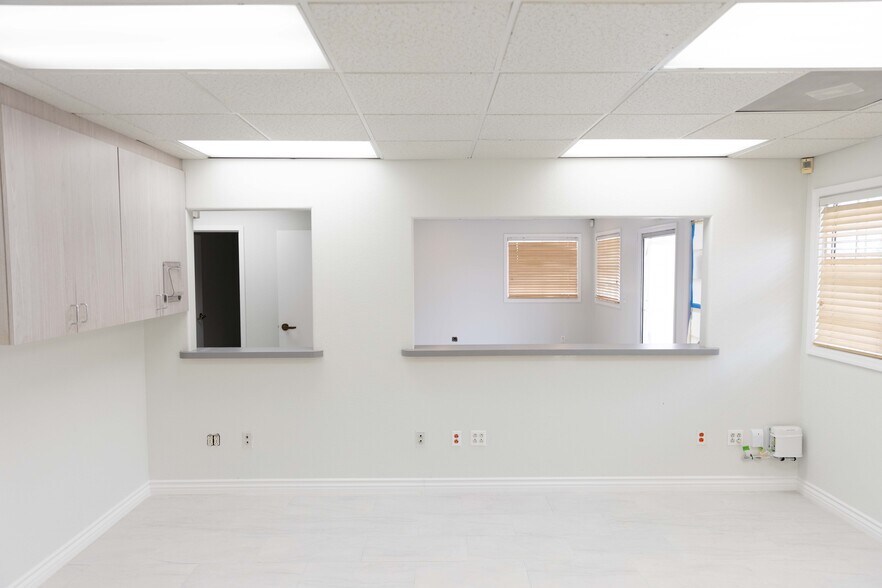 More Photos Of 12582 Garden Grove Blvd, Garden Grove Medical For Lease