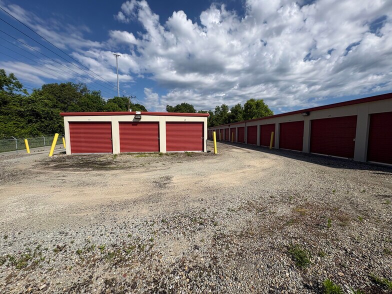 More Photos Of 58 Old Lincoln hwy, Irwin Self Storage For Sale