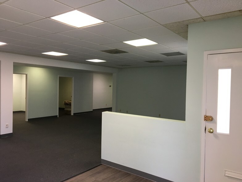 More Photos Of 509 Old Great Neck Rd, Virginia Beach Office For Lease