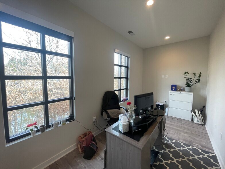 More Photos Of 6110 McFarland Station Dr, Alpharetta Medical For Lease