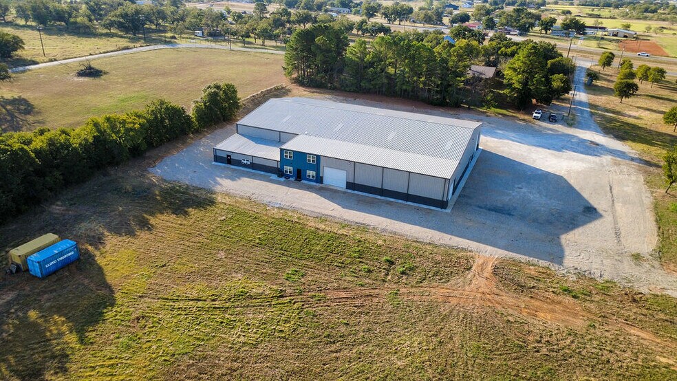 More Photos Of 6160 Mineral Wells Hwy, Weatherford Industrial For Lease