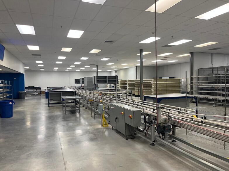 More Photos Of 7400 Plaza Mayor Blvd, Oklahoma City Flex For Lease