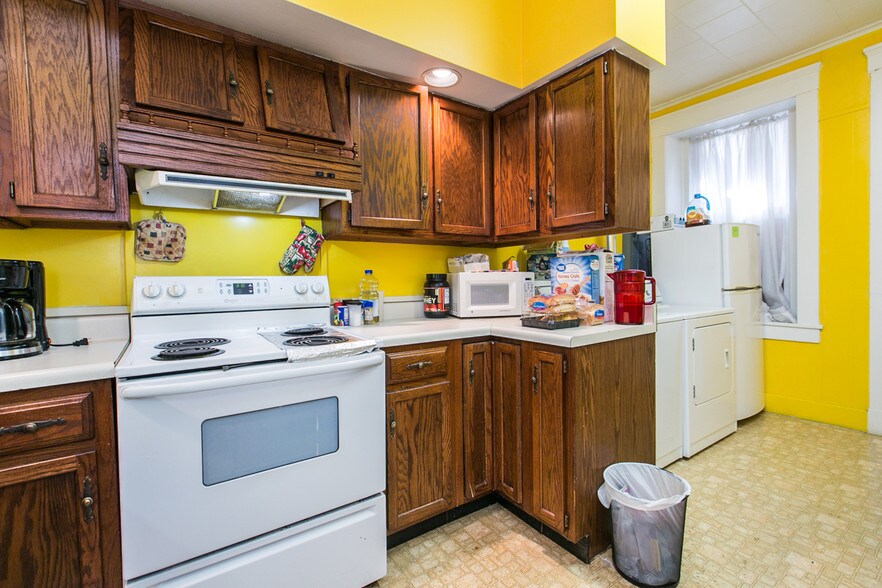 More Photos Of 302-304 S River Park Dr, Guttenberg Apartments For Sale