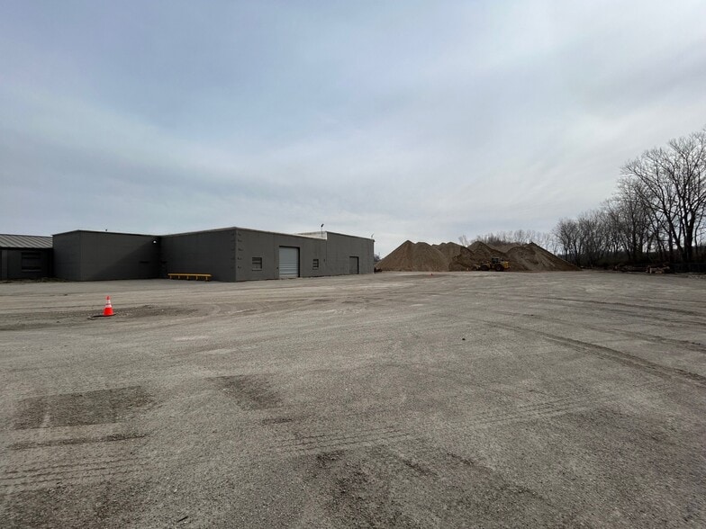 Primary Photo Of 1141 S 12th St, Kansas City Warehouse For Lease