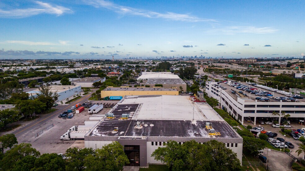 More Photos Of 1301 NW 89th Ct, Doral Warehouse For Lease
