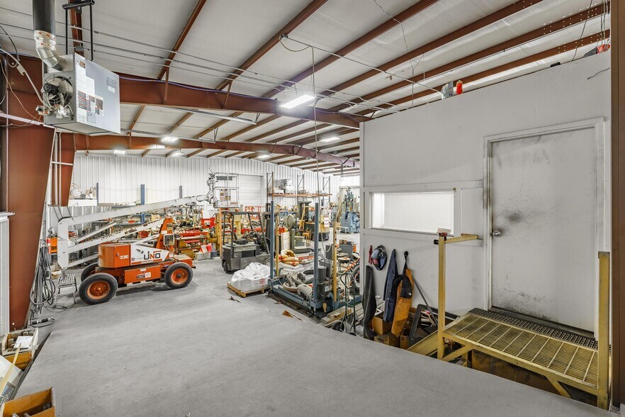 More Photos Of 12182 Peach Orchard Rd, Bentonville Warehouse For Sale