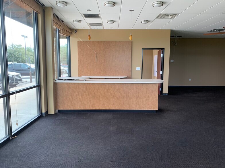 More Photos Of 9231 W Parmer Ln, Austin Storefront Retail Office For Lease