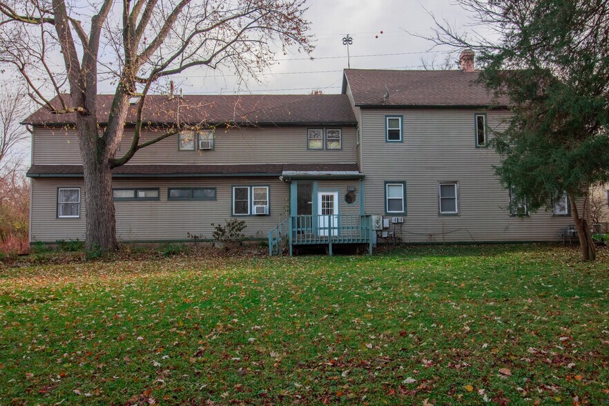More Photos Of 40523 N Il Route 83, Antioch Apartments For Sale