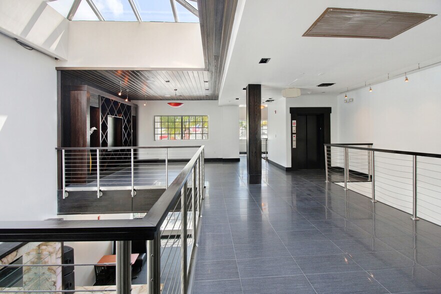 More Photos Of 1542 Washington Ave, Miami Beach Restaurant For Sale