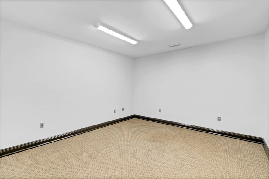 More Photos Of 5060 Jack Springs Rd, Atmore Light Distribution For Lease